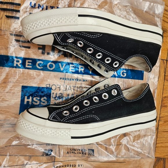 Like New Chuck 70 Low Top - Black - Picture 6 of 9
